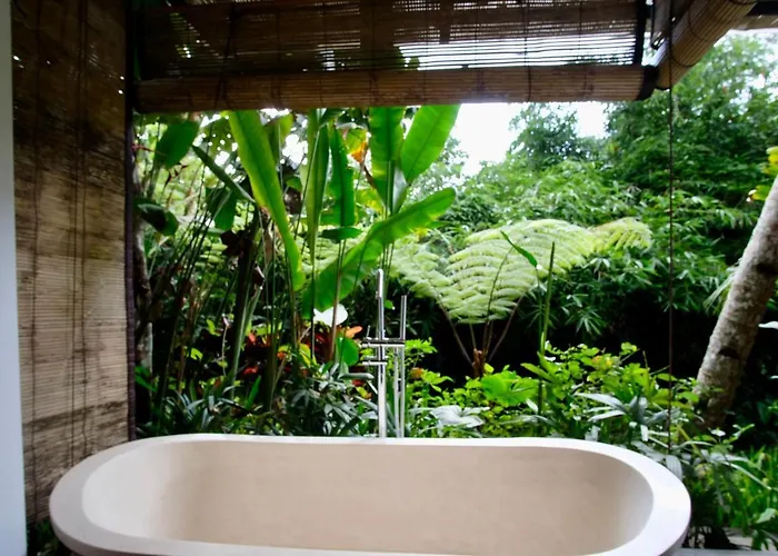 Sebatu Sanctuary Eco-resort リゾート テガララン